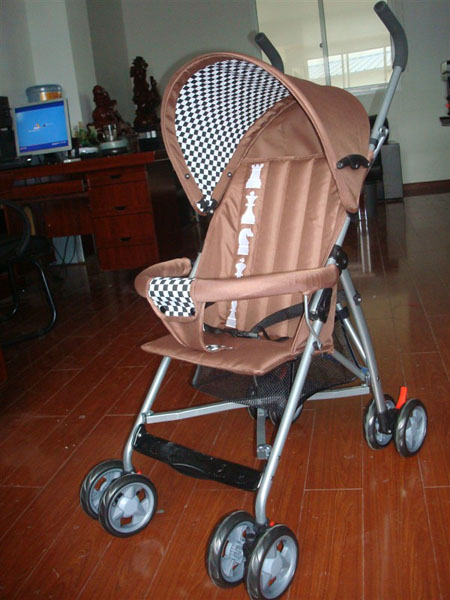 凱貝兒咖啡色實(shí)用型舒適yinge車