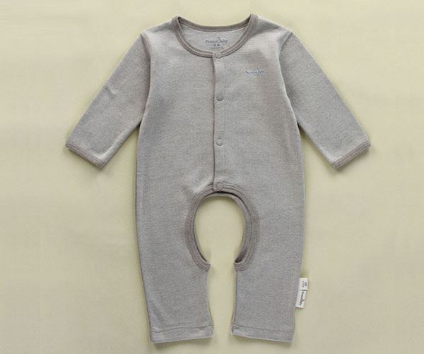 寶巢yinge連體服