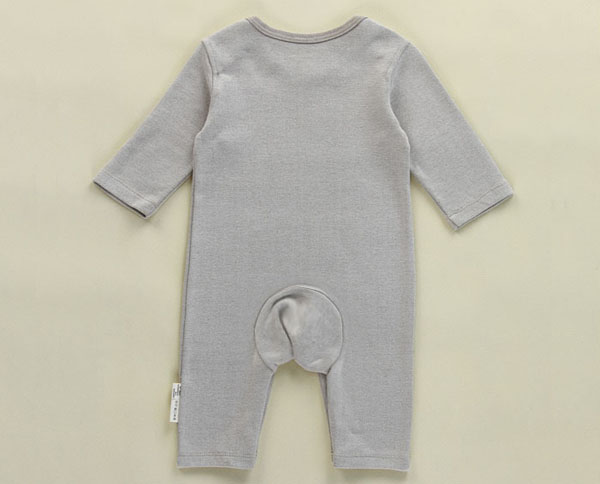 寶巢yinge連體爬服背面