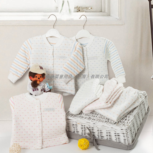 美親yinge有機(jī)棉點(diǎn)點(diǎn)條紋紋套裝