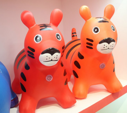 ��������L������������