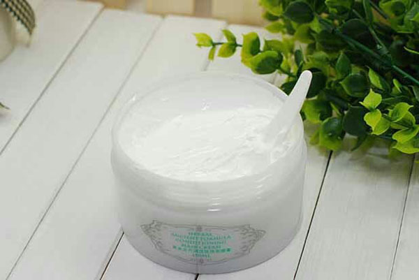 寶姬妮草本古方調(diào)理膚質(zhì)面膜膏