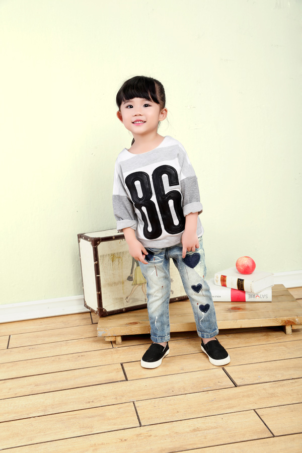 小狗巴納女寶寶數(shù)字上衣