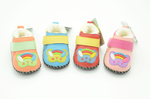 愛(ài)嬰童皮面寶寶鞋