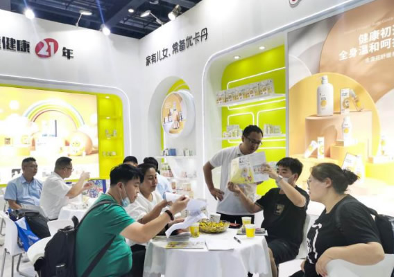 鑫琦.jpg 鑫琦.jpg