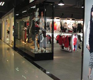 jojo童裝店面展示