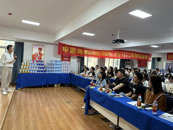 侯月飛.jpg 侯月飛.jpg