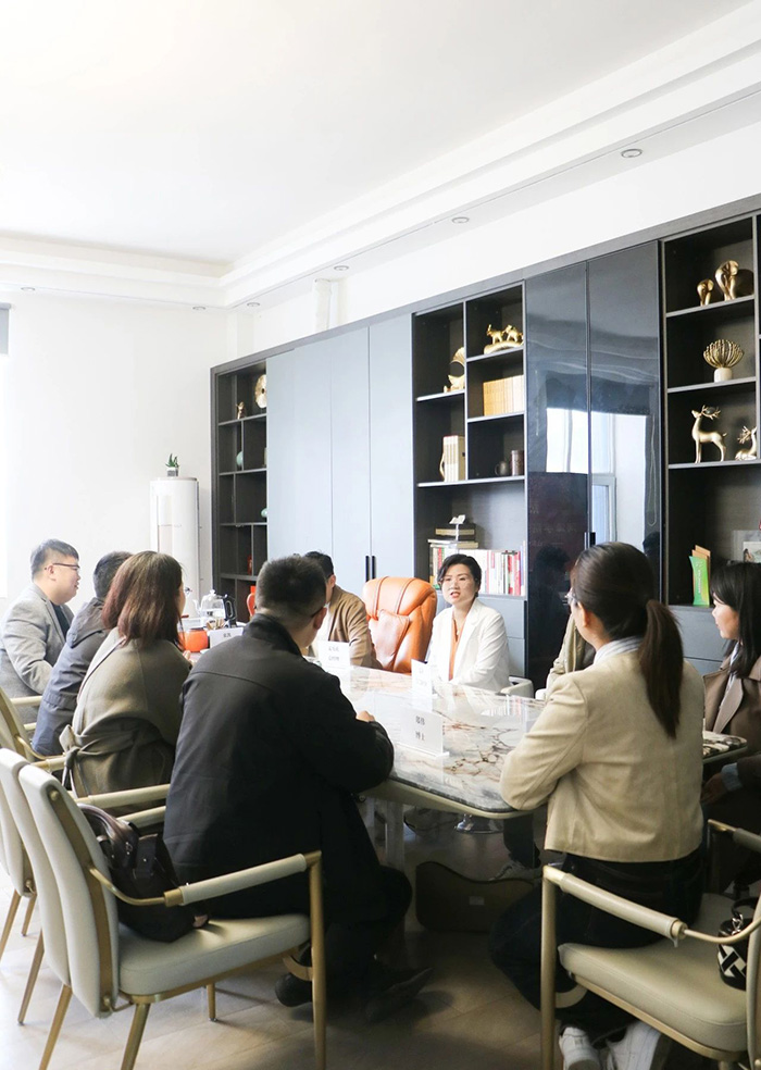 菏澤學院藥學院領(lǐng)導蒞臨中舜生物考察指導2.jpg 菏澤學院藥學院領(lǐng)導蒞臨中舜生物考察指導2.jpg