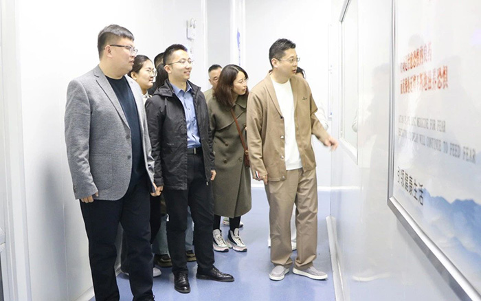 菏澤學院藥學院領(lǐng)導蒞臨中舜生物考察指導6.jpg 菏澤學院藥學院領(lǐng)導蒞臨中舜生物考察指導6.jpg