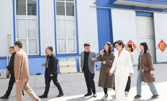 菏澤學院藥學院領(lǐng)導蒞臨中舜生物考察指導13.jpg 菏澤學院藥學院領(lǐng)導蒞臨中舜生物考察指導13.jpg