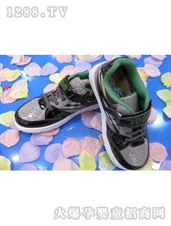 �Ϙ�(l��)��ͯЬ�r(sh��)�����e�y��ɫ͸��