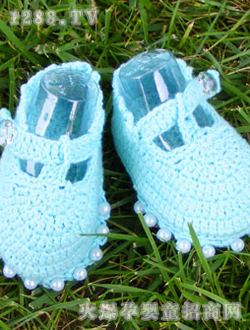 ��������ɫ��߅����Ь