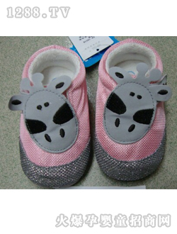 麗嬰房淡粉yinge鞋