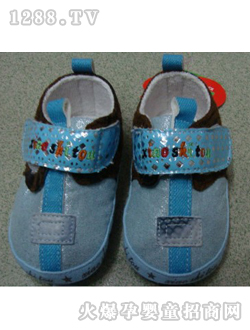 麗嬰房青藍yinge鞋