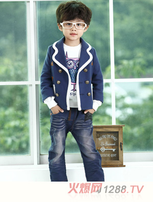 ؈�䃺���{С��ʿ���b